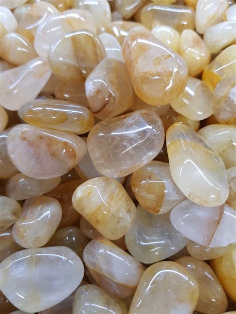 This page is currently not sponsored. Tumbled Stones : Quartz Golden Healer Tumbled Stone