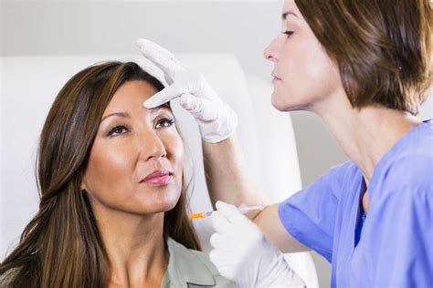 Pimple Treatment How Dermatologists Treat Pimples Readers Digest