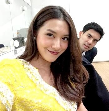 โพสต์เมื่อ 24 เมษายน 2563 เวลา 18:36:52 50,831 อ่าน มิว นิษฐา ยิ้มรับสถานะโสด ปัด เต๋อ เป็นมือที่ 3 | ข่าว ...