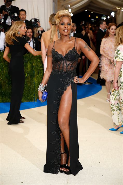 Body cam belongs to the following categories: 19 Of Our Favorite Looks From The 2017 Met Gala - Blavity News