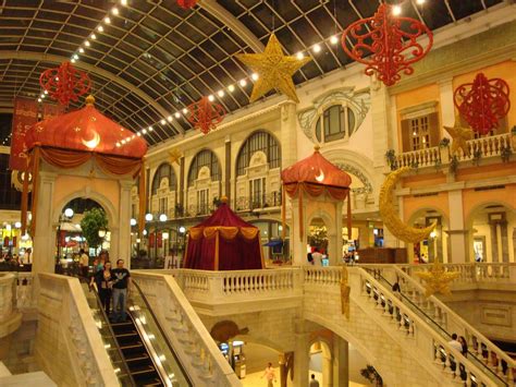 With such a wide array of shopping malls in kuala lumpur, it should come as no surprise that this is a country that takes retail therapy seriously. The Best ways for Shopping in UAE: Shopping Mall In UAE