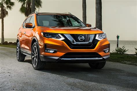 Winner of the iihs top safety pick award. 2017 Nissan Rogue SL AWD front three quarter 02 - Motor Trend