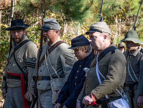 Civl War Reenactment Features Soldiers Lifestyles Tours And An Execution