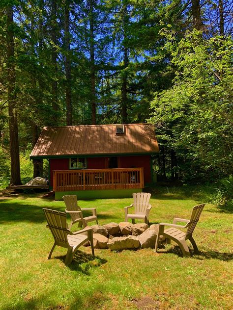 Maybe you would like to learn more about one of these? Betsy's Cabins at Mt Rainier - Mt. Rainier Visitor Association