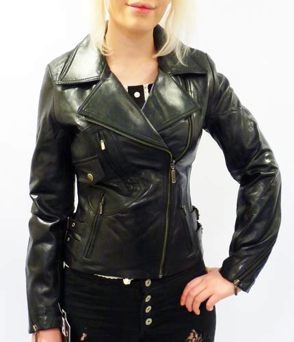 Rst cruz black leather motorcycle/motorbike retro/vintage/cruiser jacket. Rebecca Retro Seventies Indie Black Short Leather Biker Jacket