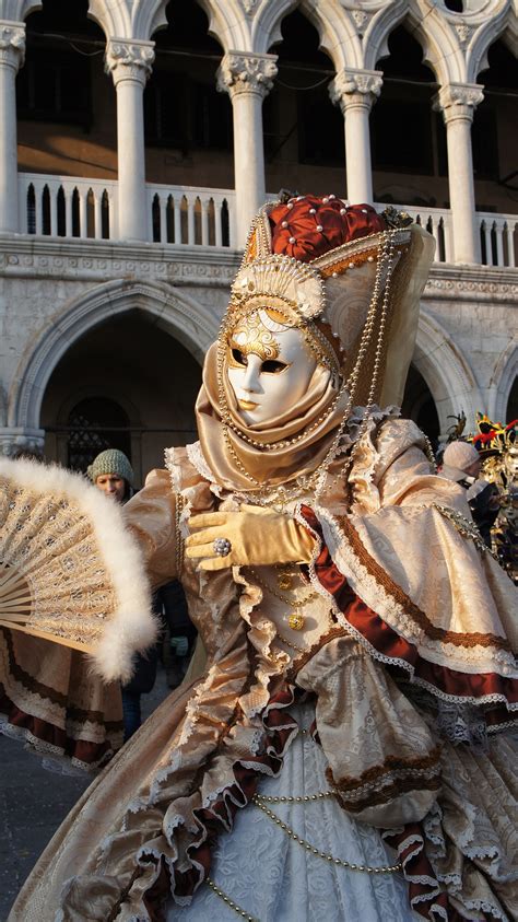 Elaborate Costumes At The Carnival Of Venice Lady Js Musings