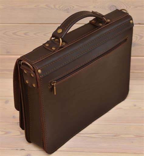 Компактный портфель с усиленной боковиной — кожаные сумки и кожаные мужские портфели