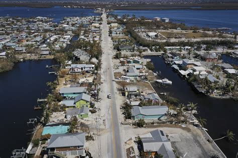 Watch: Florida Man Shown Escaping Pine Island as Hurricane Ian Neared