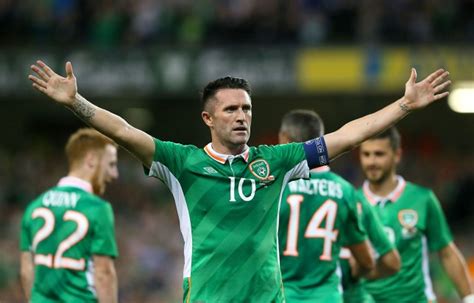 Robbie Keane Scores Gazza Esque Goal In His Final Game For Ireland