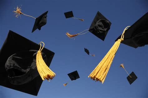 10 Ways To Know You're A Graduating Senior