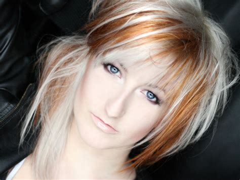 Not long ago, it was taboo to show hair near the roots, which had grown out in a different color. 26 Amazing Two-Tone Hairstyles for Women - Pretty Designs