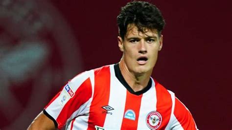 Christian Norgaard Brentford Midfielder Signs New Deal With
