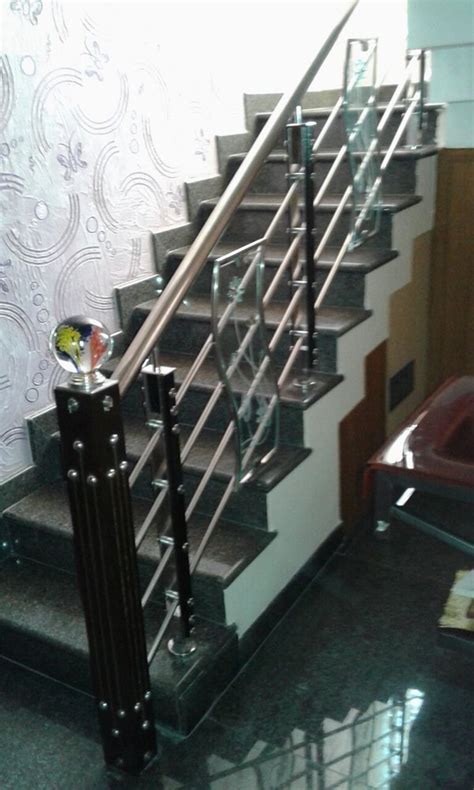Bar Stainless Steel Railing With Wooden Baluster For Home Mounted