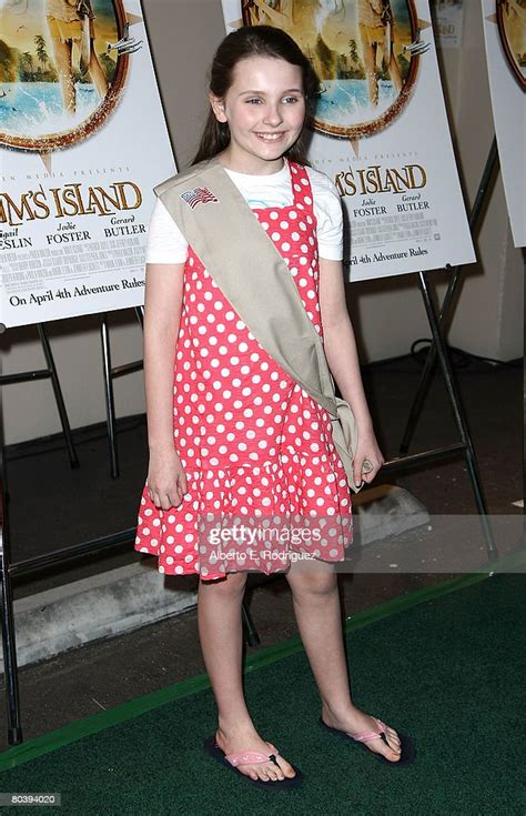 Actress Abigail Breslin Attends A Ceremony Inducting Her Into The News Photo Getty Images