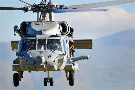 Veteran Navy Pilot Shares 10 Interesting Things About Flying Seahawk