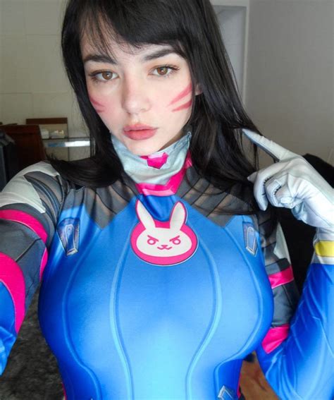 R Com The Cosplayer With Big Tits And An Erotic Long Tongue Is Sexiz Pix