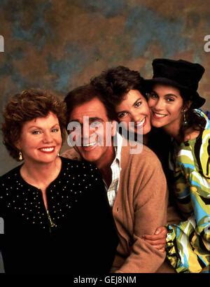 Sibs Alex Rocco Marsha Mason Margaret Colin Jami Gertz Dan