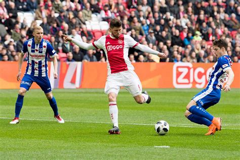 Find videos for watch live or share your tricks or get a ticket for match to live on side. Win kaartjes eredivisiehervatting Ajax - Heerenveen!