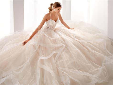 Check spelling or type a new query. brautkleider italienische marken