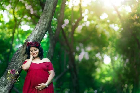 Anjali Maternity Photoshoot In Pune With The Help Of Best Photographers