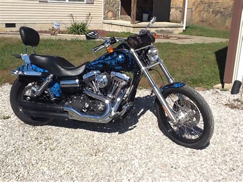 This is my second harley in the dyna family.first one being a 2010 dyna superglide, which i was very happy with but needed something with a little more wow factor so i traded it in on a 2011 wide glide and have. 2011 Harley-Davidson® FXDWG Dyna® Wide Glide® (Blue Custom ...