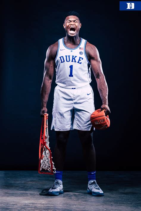 What Do We Make Of This New Photo Of Zion Williamson Kentucky Sports