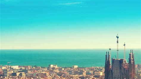 best areas to live as an expat in barcelona globexs