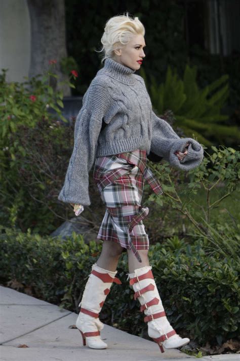 gwen stefani out on christmas eve in los angeles gotceleb