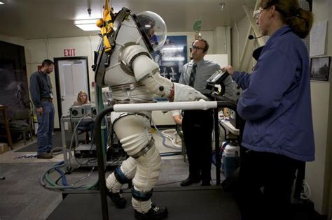 Nasa Designer Amy Ross Oversees The Testing Of The Z 1 Spacesuit