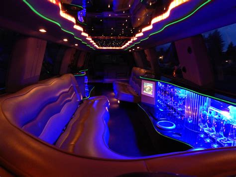 Inside The Lincoln Navigator Stretch Limo Limousine Limo Party Bus