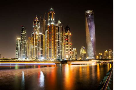 Som Hochhaus Cayan Tower Infinity Tower Dubai Floornature