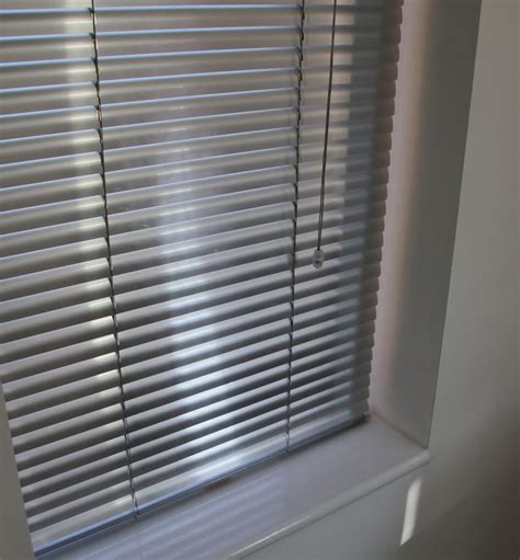 25mm Platinum Aluminium Venetian Blind Manchester Blinds