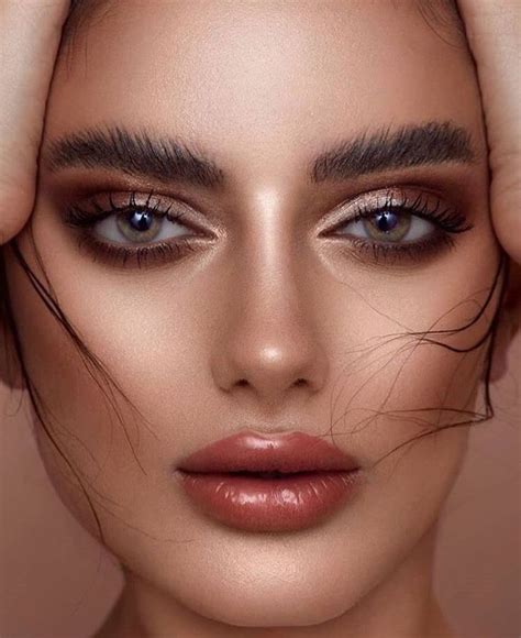 Classic Makeup Looks 10 Must Know Timeless Styles In 2021 Classic Makeup Looks Makeup