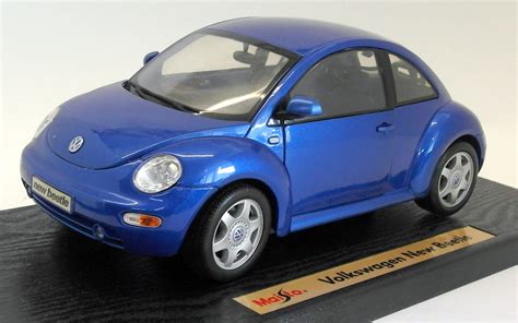 Maisto 118 Scale Diecast 31875 Volkswagen New Beetle Metallic Blue