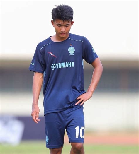 64 ศุภณัฏฐ์ เหมือนตา กองหน้าทีมชาติไทย จากสโมสรบุรีรัมย์ ยูไนเต็ดตั้งเป้าคว้าโอกาสลงสนามให้ช้างศึก 3 นัดในศึก. ปักพินโดย Thitipa Sriphen ใน ศุภณัฏฐ์ เหมือนตา | ฟุตบอล ...