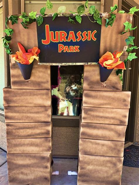 Jurassic Park Diy Gate Diy Party Themes Dinosaur Theme Party