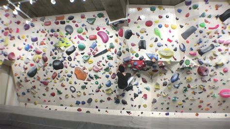 This includes ultra modern and dynamic bespoke climbing walls to deliver a revolutionary rock climbing experience in the largest bouldering gym in the southern hemisphere. #100【ボルダリング】BOULCOM 川崎店【3級&自作課題】 - YouTube