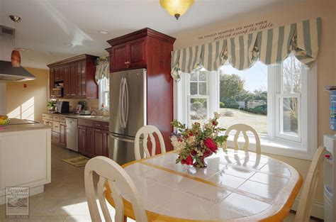 Best of all, it will be the envy of your neighbours, looking the best on the street. Beautiful Bay Window in Kitchen Dinette - Renewal by ...