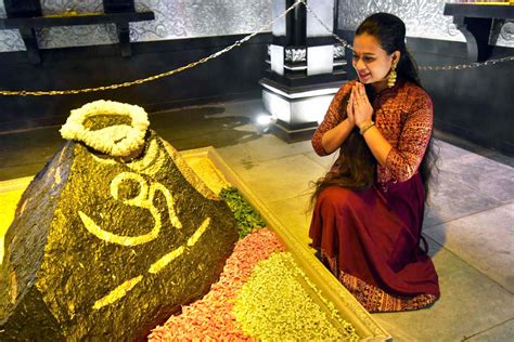 Bappa Brings Kedarnath Temple To Mumbai Rediff India News