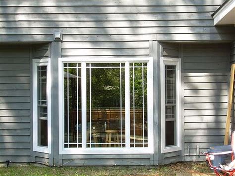 Bay Window With Prairie Grids In Savannah Bay Window Exterior House