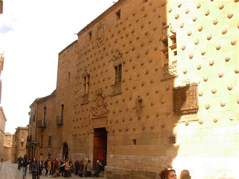 Viajando Por El Mundo Visitando Salamanca La Casa De Las Conchas