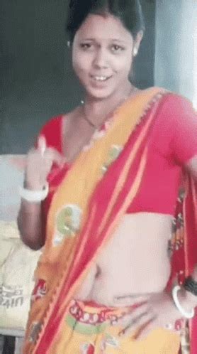 Indian Aunty GIF Indian Aunty Descobrir E Compartilhar GIFs