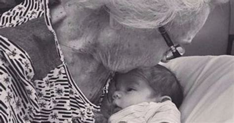 Just as a picture, a gift can speak a thousand words. dO foR geT: Woman Meets Her Great-Great-Grandchild Born On ...