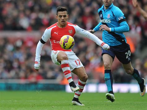 Jugador del arsenal y de la selección chilena de fútbol. Arsenal injury list: Alexis Sanchez 'feels he can defy ...
