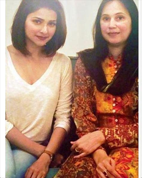 Check Out Prachi Desai Meets Naureen First Wife Of