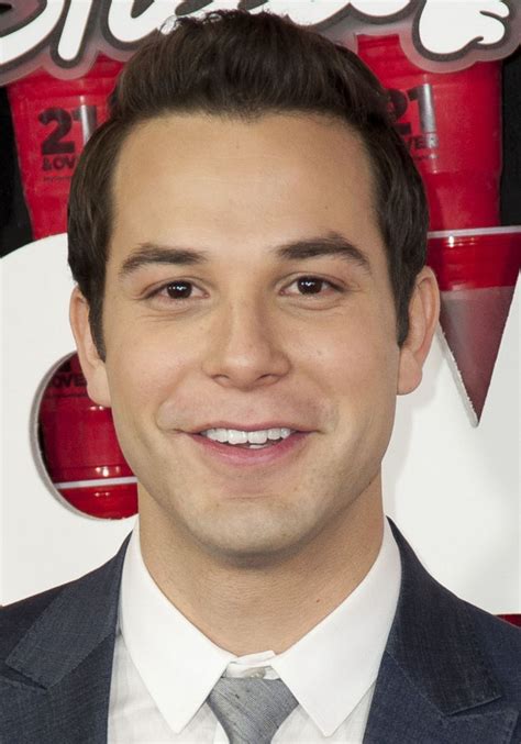 Pictures Of Skylar Astin