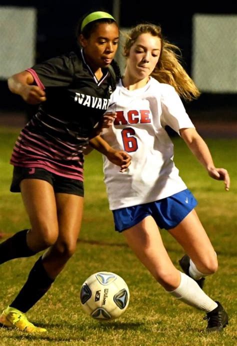 Raiders Girls Soccer Advance To District Final • Navarre Newspaper