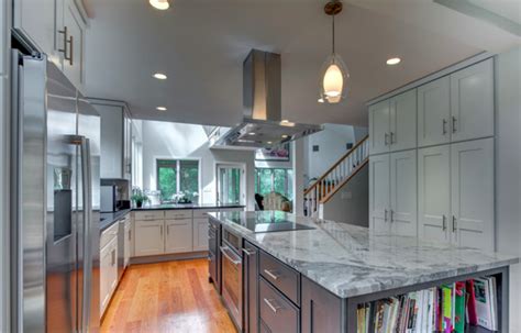 • keep an eye out for the types of kitchen cabinets granite countertops work well with. What Countertops Go With Gray Cabinets? - Marble & Granite