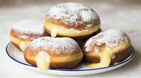Bomboloni Filled Doughnuts Loved All Over Italy Bavarian Cream