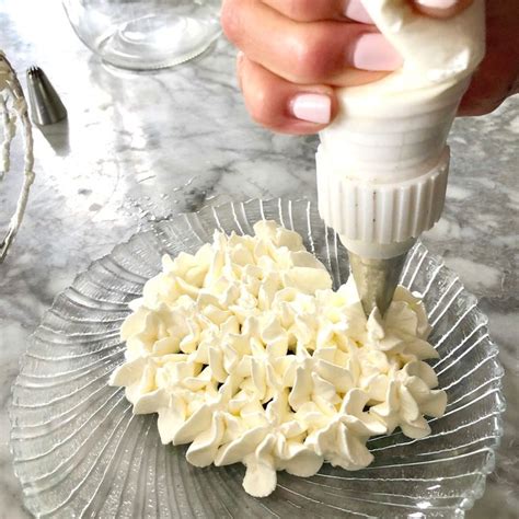 It's the fat globules that trap whisked air, creating the characteristic foam and texture of whipped cream. How to Make Stabilized Whipped Cream Icing | Recipe | Whipped cream icing, Stabilized whipped ...